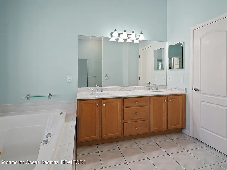 194 Pelican Ct — Photo 35