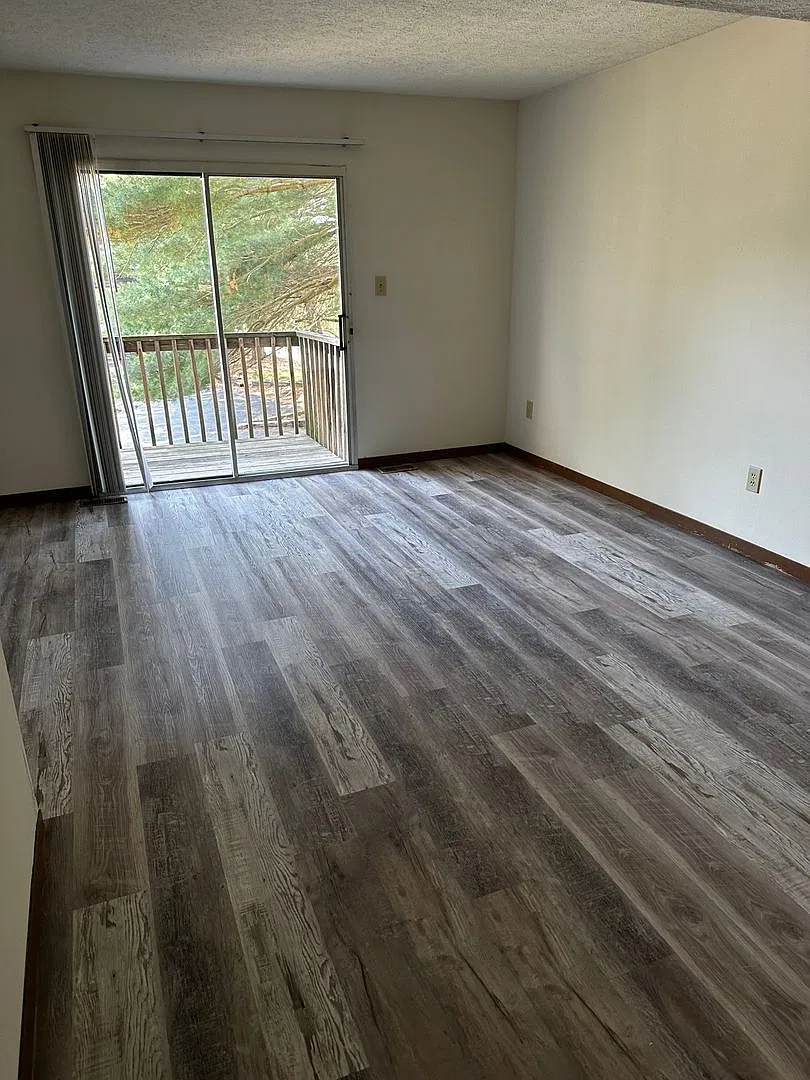 2346 S Burberry Lane — Photo 2