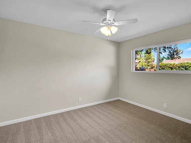 853 Hale Ct — Photo 16