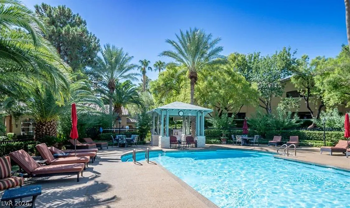 3 bed, 2.5 bath, 1333 sqft, $1,825 — Photo 3
