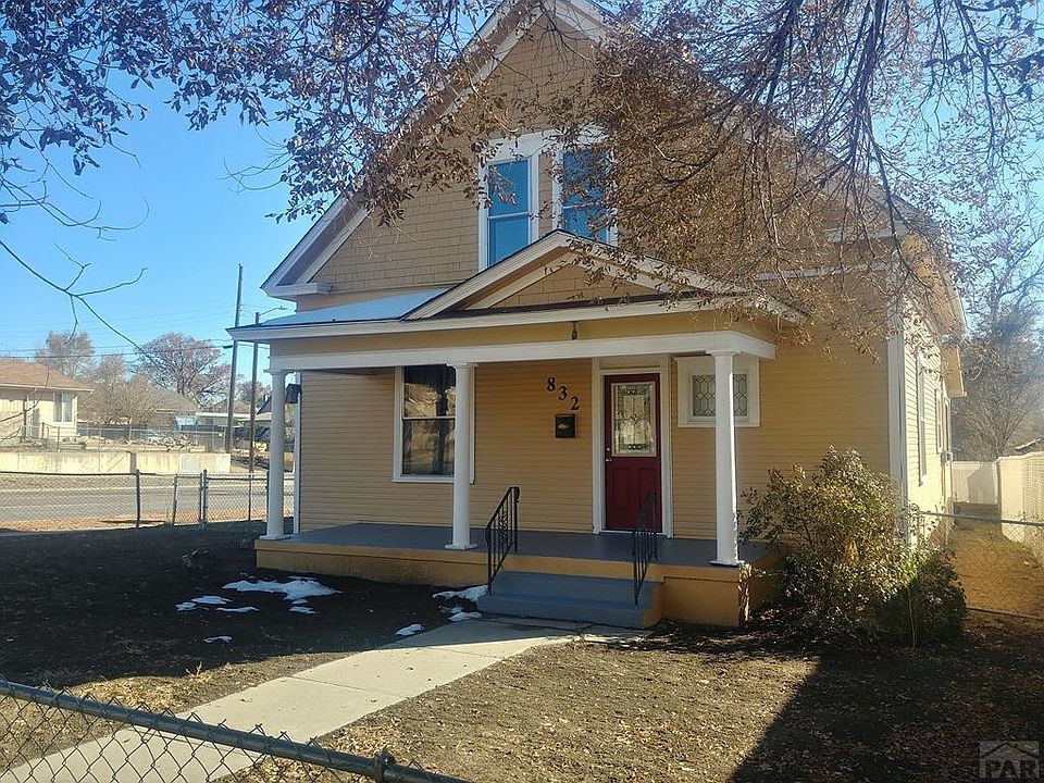 1st image of 832 E 7th St