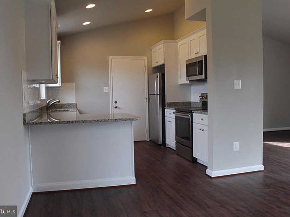 4th image of 6876 Maplewood Dr