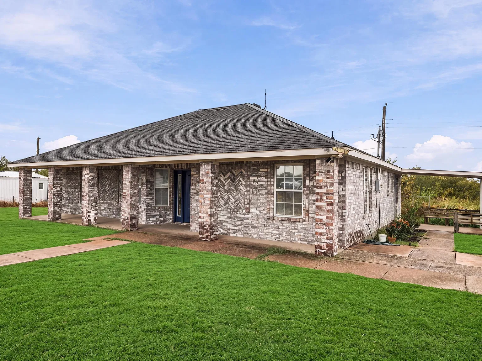 3 bed, 1688 sqft, $2,000 — Photo 3