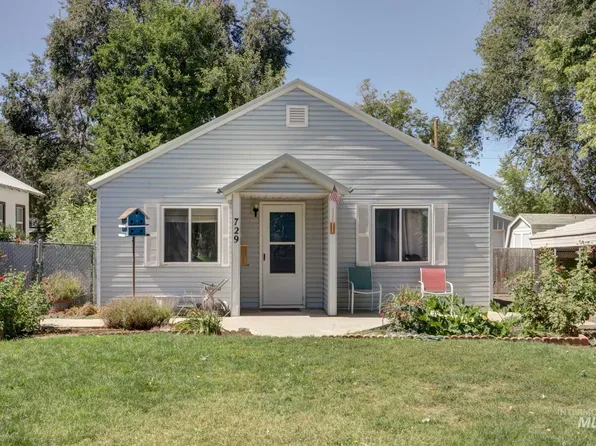 729 NW 2nd St, Ontario, OR 97914