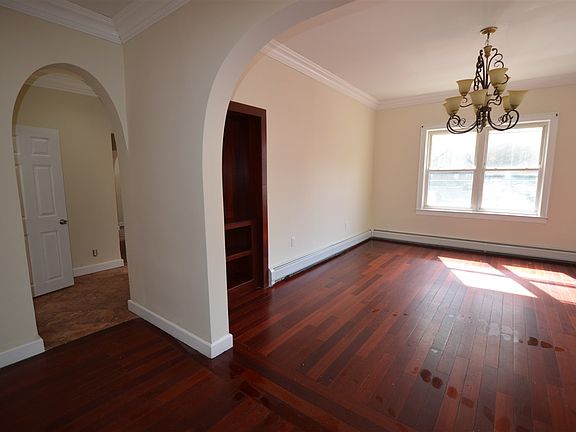 2nd image of 160 Fairview Ave #1