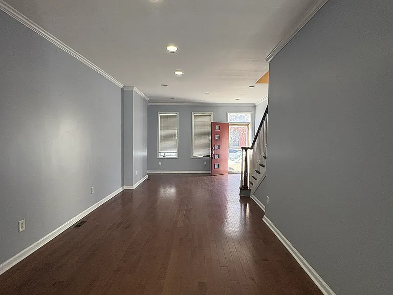 811 N 15th St — Photo 2