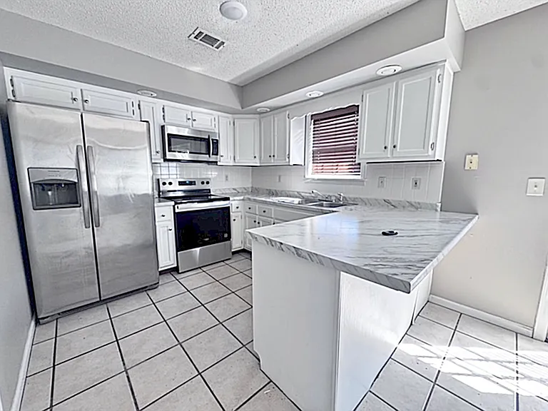 2312 Manchester Dr — Photo 8