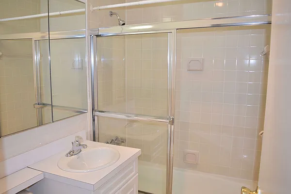 Rented by Manhattan Connection | media 20