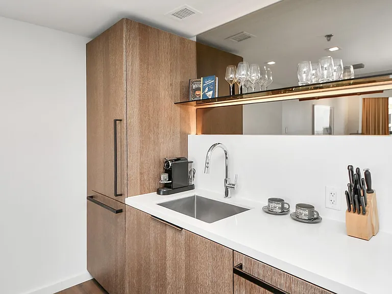 1300 Lamar St #T8 — Photo 10