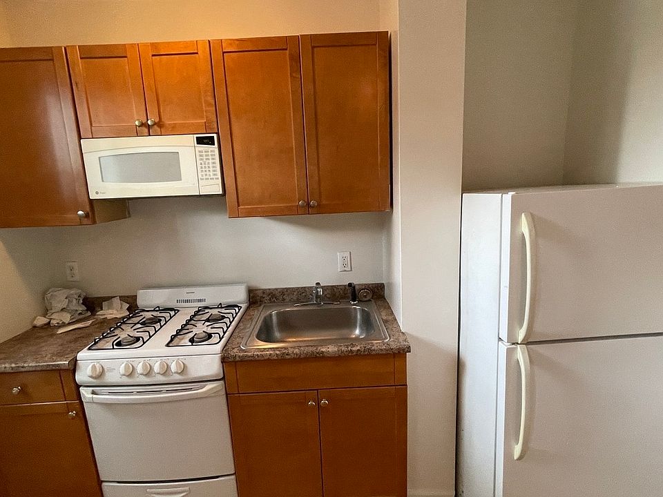 1st image of 115 Essex St Floor 6