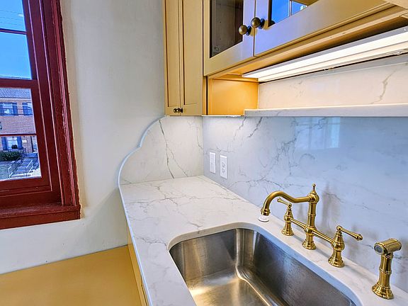 2nd image of 117 N Main St #4