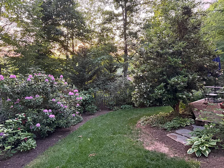 700 Victorian Ct — Photo 44