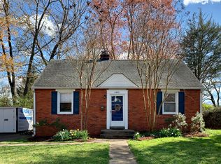 6803 Jackson Ave, Falls Church, VA 22042