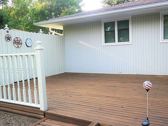 Wood Deck Measures 22'x16'