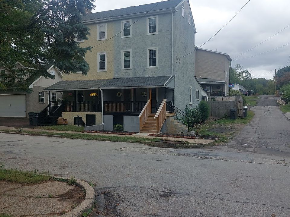 2nd image of 125 Grant St