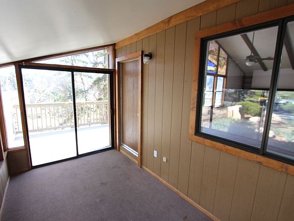 4th image of 2331 N Oakmont Dr