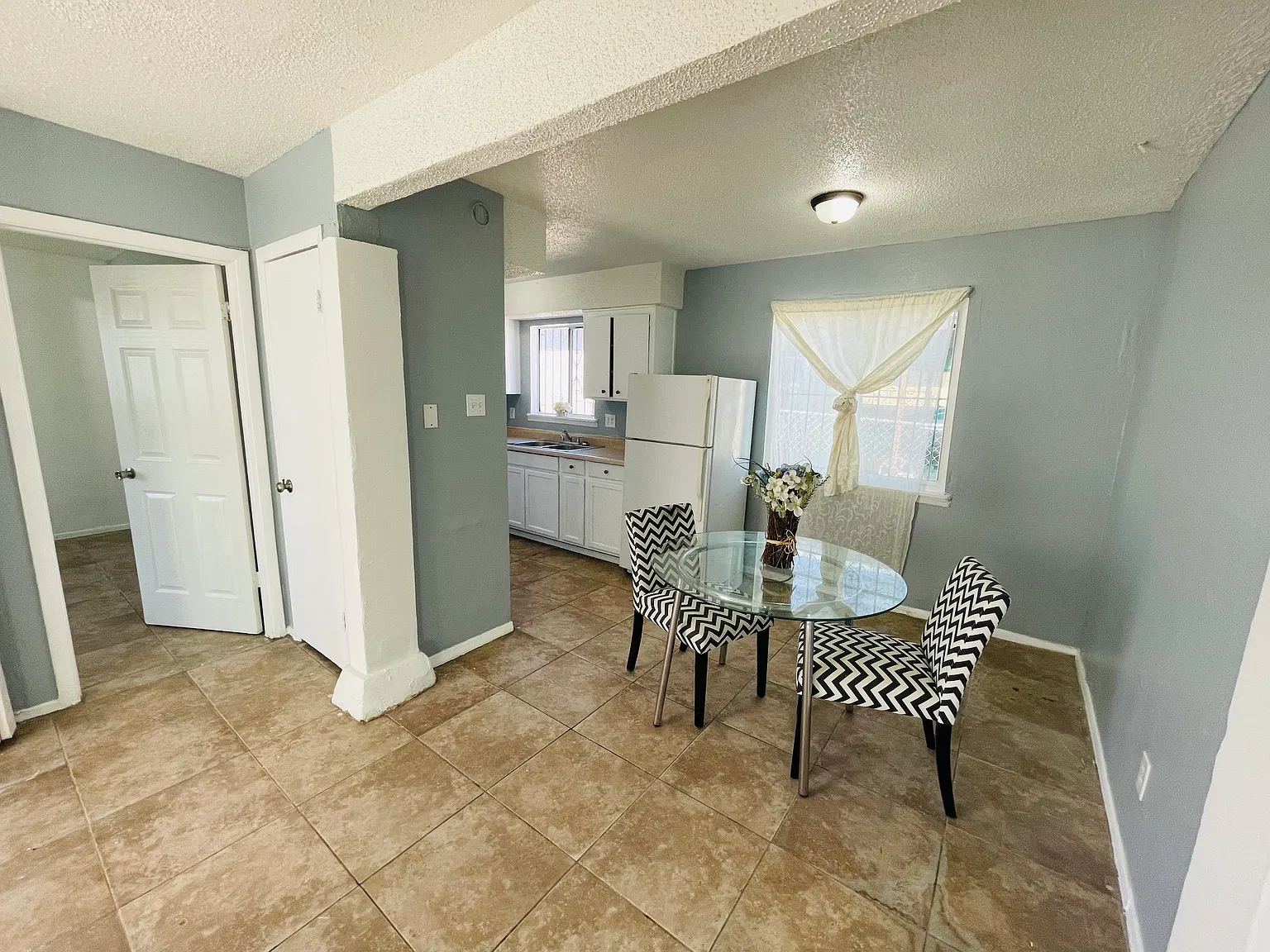 8921 Kenneth St — Photo 3