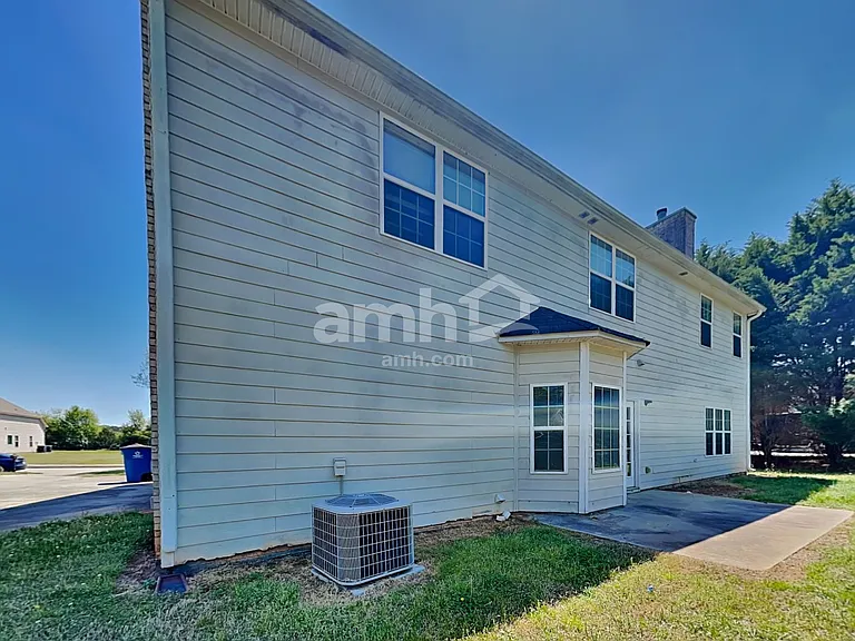 35 Hampton Pl — Photo 26