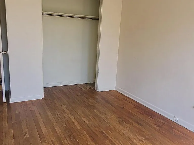 403 W Freeman St #13 — Photo 6