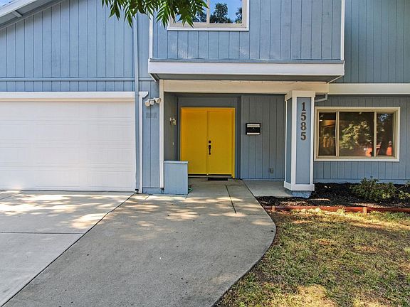 2nd image of 1585 Woodridge Oak Way