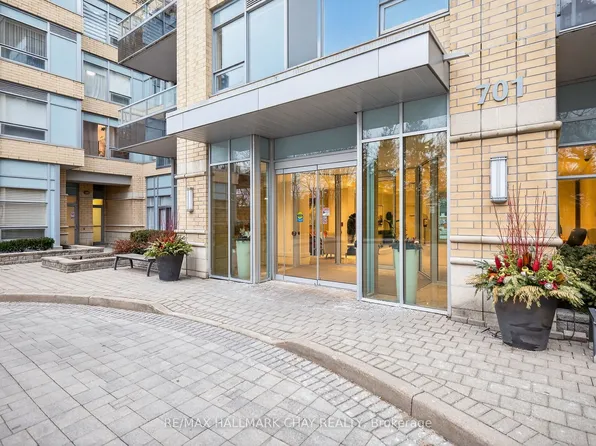 701 Sheppard Ave W #108, Toronto, ON M3H 0B2