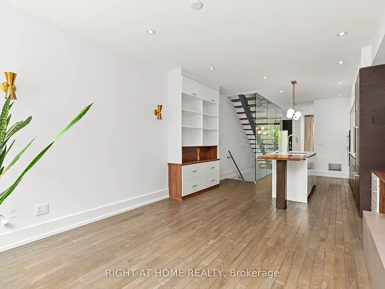 66 Havelock St #11 — Photo 16