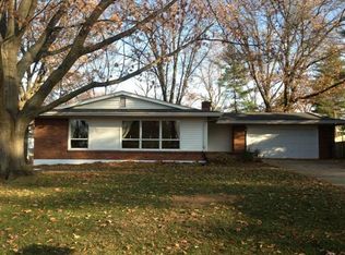 1230 Bonheur Dr, Saint Louis, MO 63146