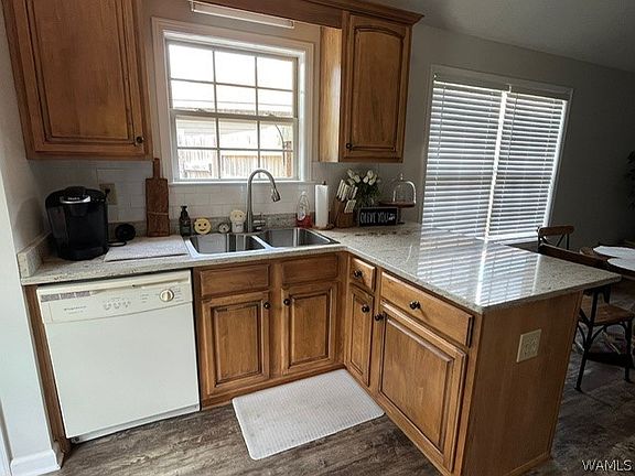 3rd image of 4044 Sunrise Cir