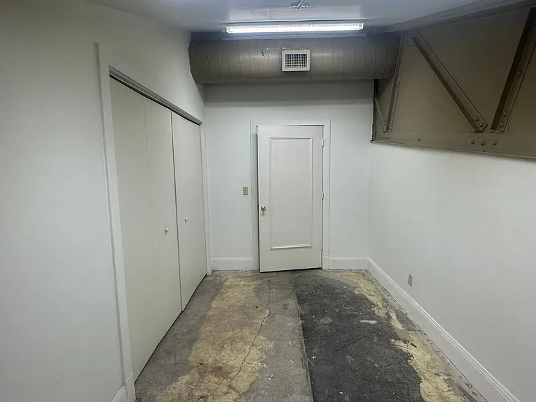1115 S 4th St — Photo 12