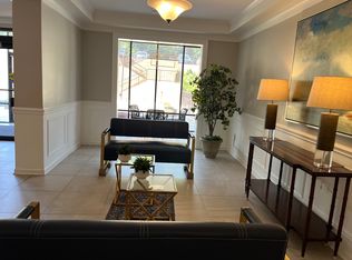 1825 Saint Julian Pl APT 9L, Columbia, SC 29204