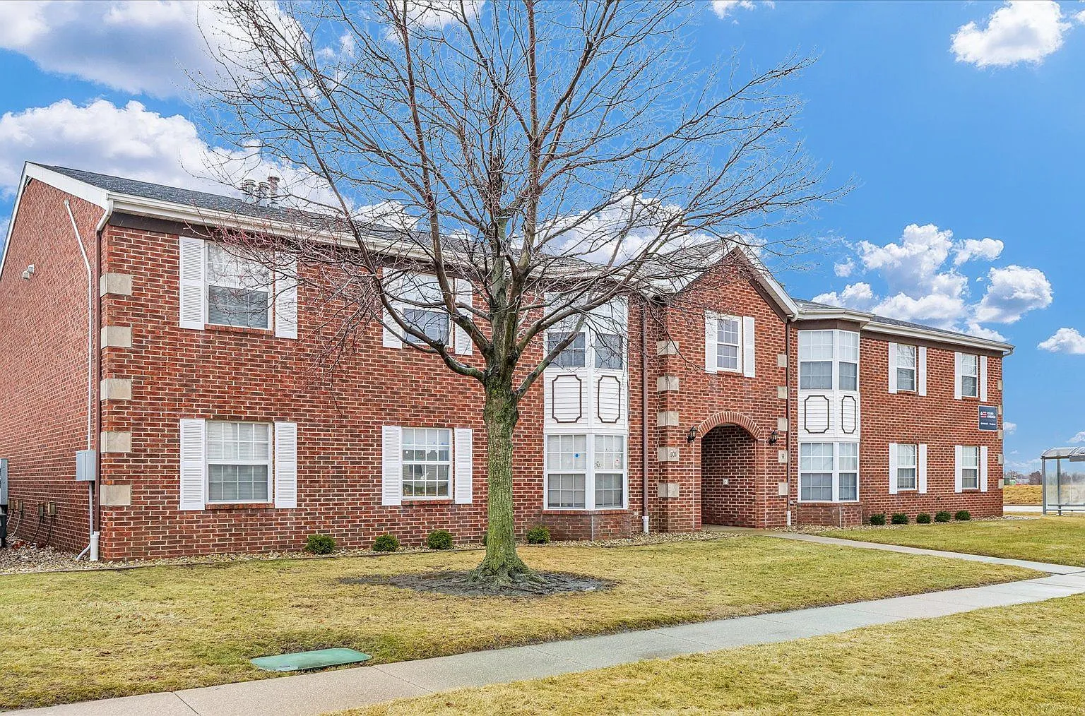 Parkview Apartments — Photo 1