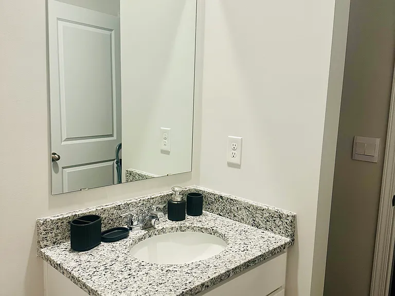 490 Whitby Ct — Photo 25