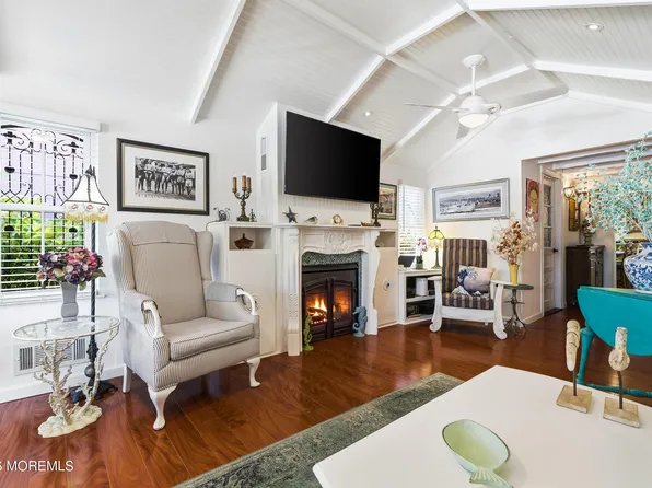 100 Cookman Avenue, Ocean Grove, NJ 07756