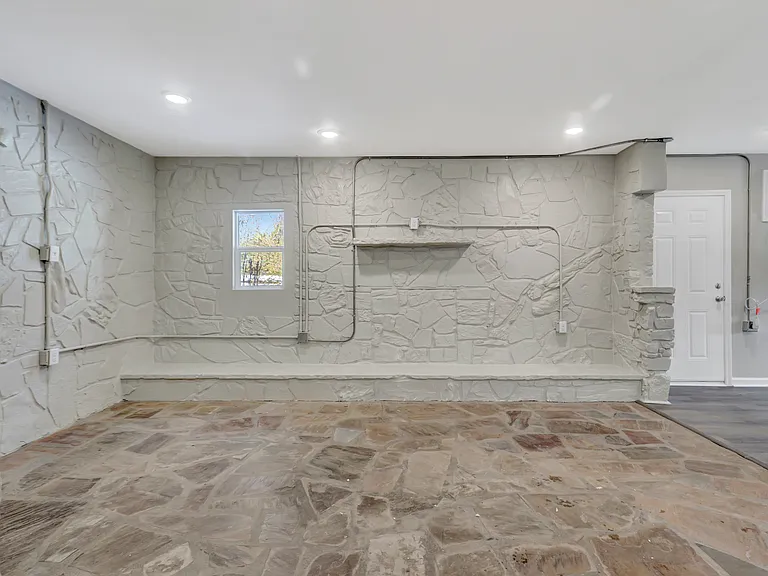 2751 Malvern Ave — Photo 8