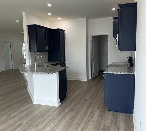 4th image of 3801 Belfair Drive