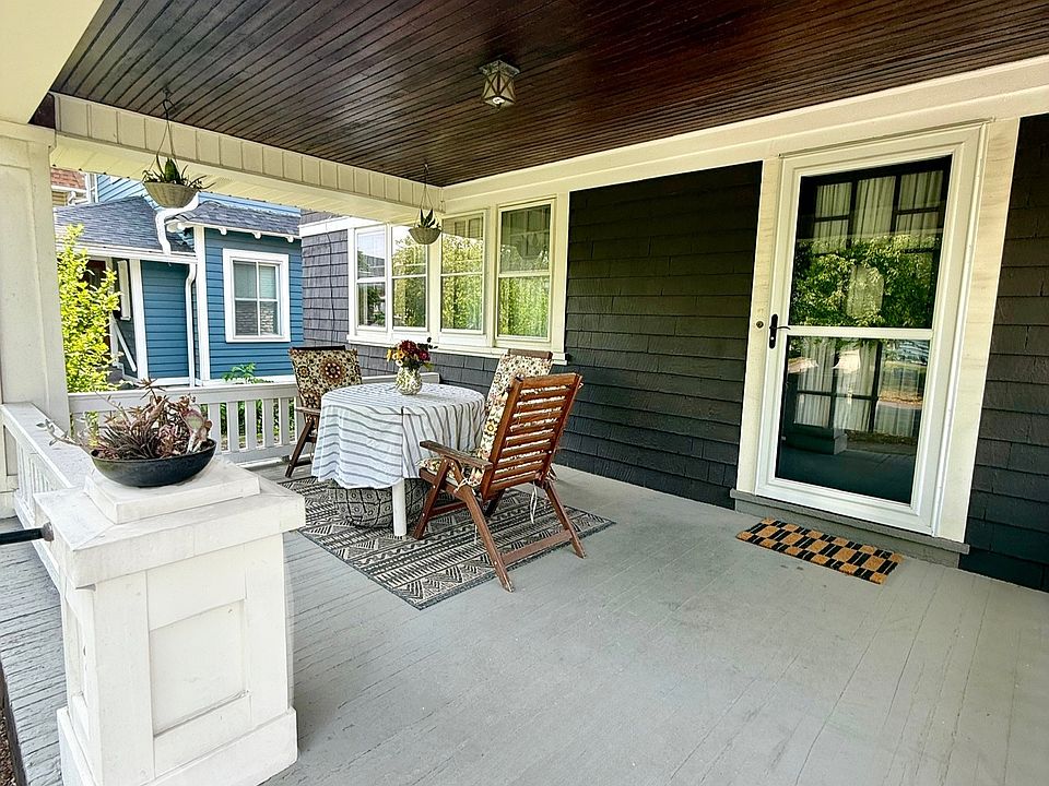Private Front Porch