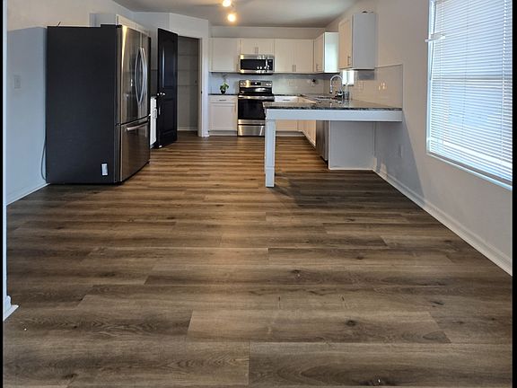 Kitchen with eating area