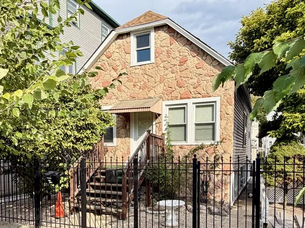 2729 N Campbell Ave, Chicago, IL