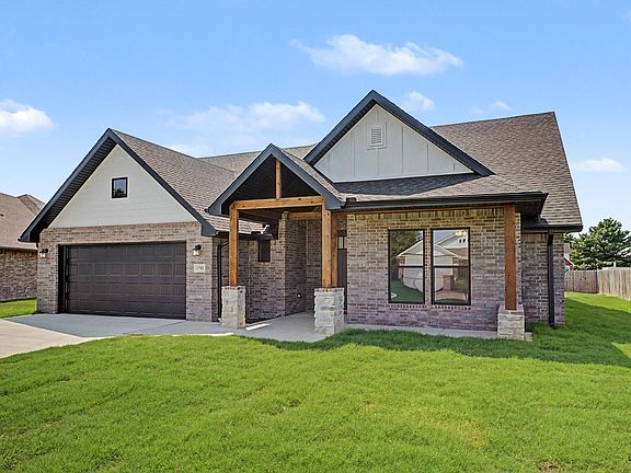3rd image of 1702 Mando Ln