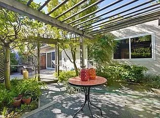 4271 Ponce Dr — Photo 28