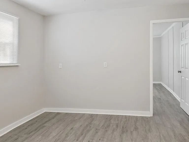 2231 Greenwood St — Photo 13