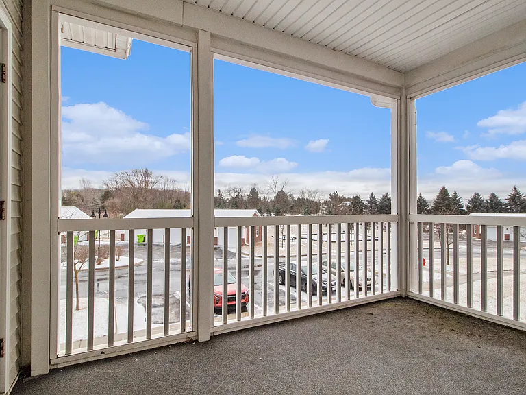 1043 E Summerfield Glen Cir — Photo 12