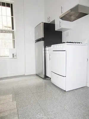 Rented by City Connections Realty | media 29