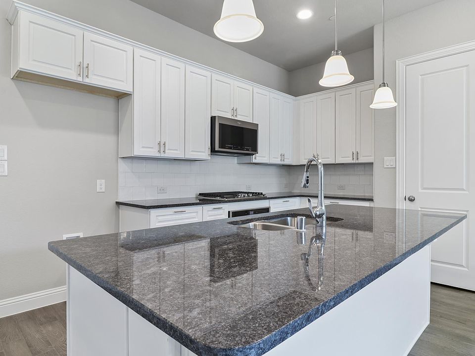 1st image of 305 Ferndale St #305