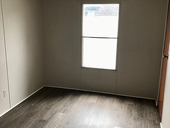 5th image of 305 Charleston Ave