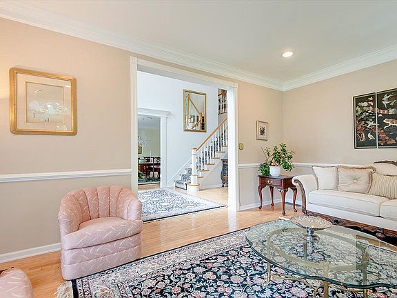 5th image of 165 Waterman Rd