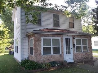 10 W Orange St, Pana, IL 62557
