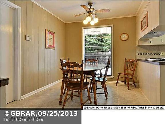4th image of 11871 Parkwood Dr