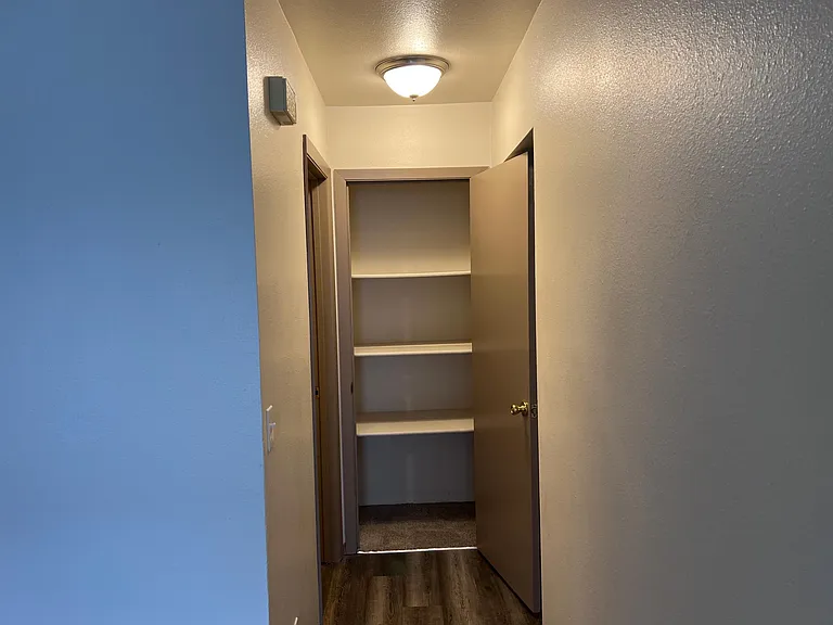 405 Pine Ave #2 — Photo 6
