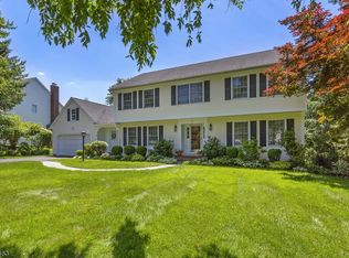 45 Devonshire Ln, Mendham, NJ 07945